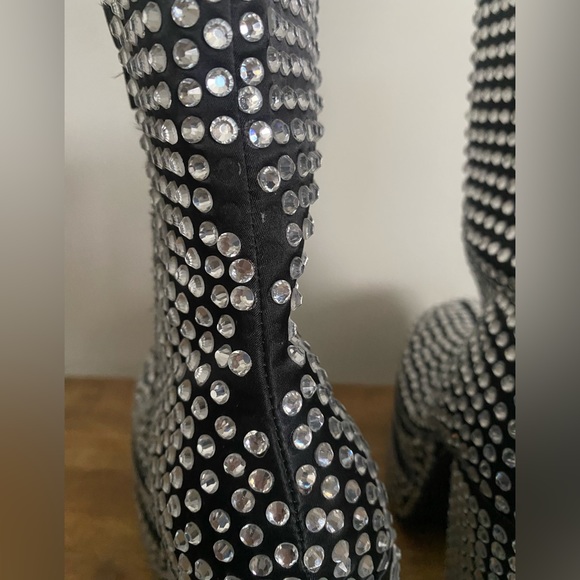 Cobra Bootie in Black
Steve Madden - Picture 7 of 10